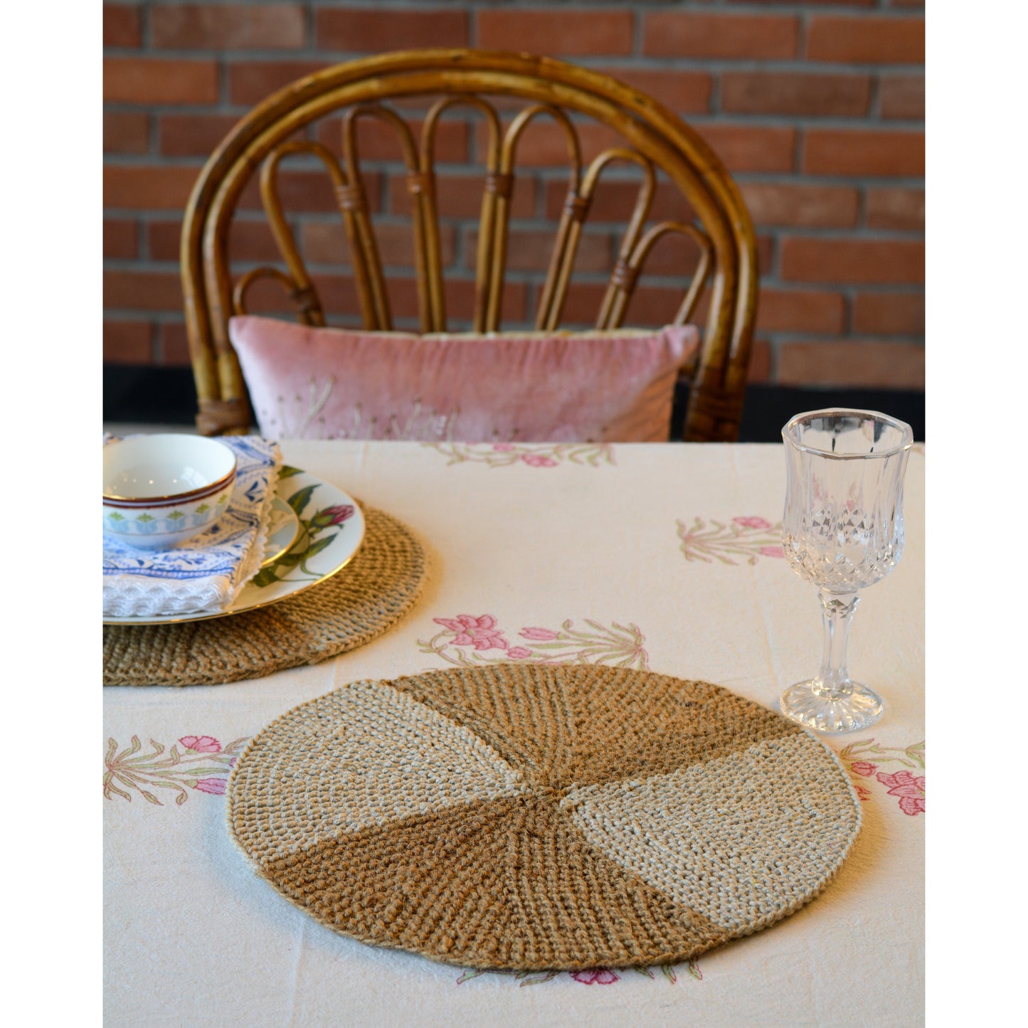 Round Jute-Cotton Thread Placemat ( Combo Pack of 4 )