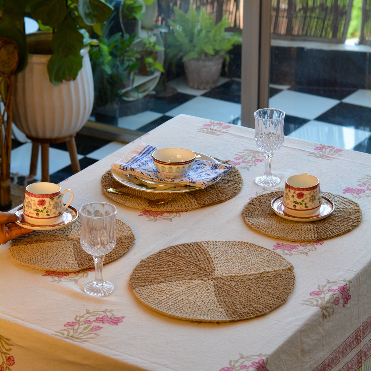 Round Jute-Cotton Thread Placemat ( Combo Pack of 4 )