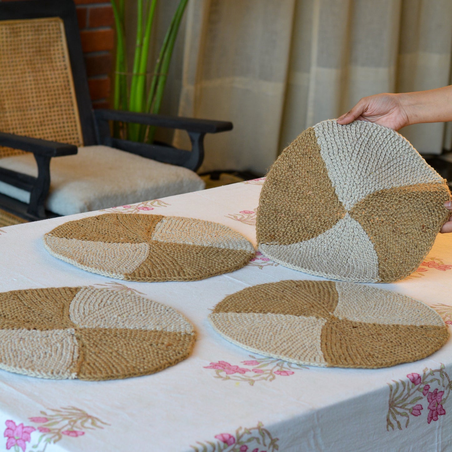 Round Jute-Cotton Thread Placemat ( Large, Pack of 4 )