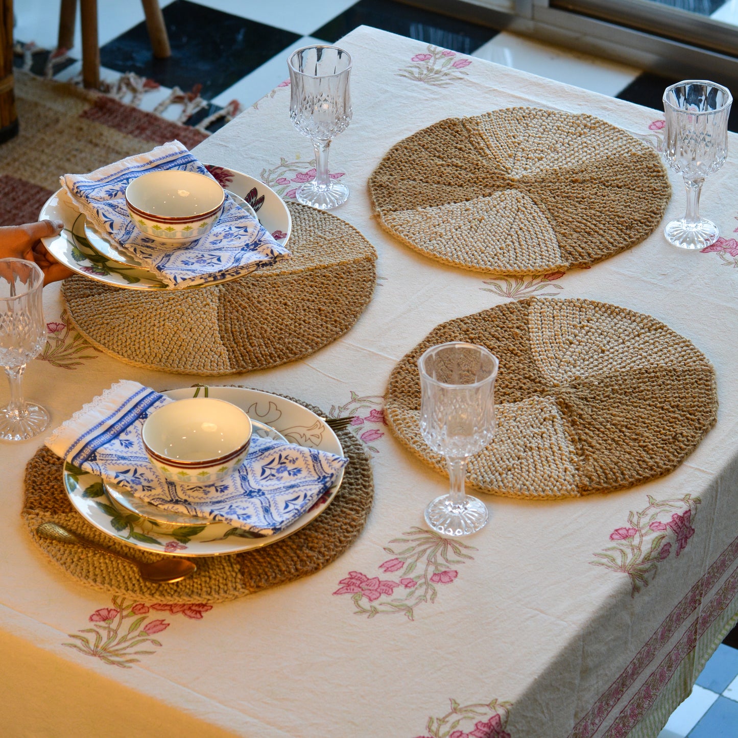 Round Jute-Cotton Thread Placemat ( Large, Pack of 4 )