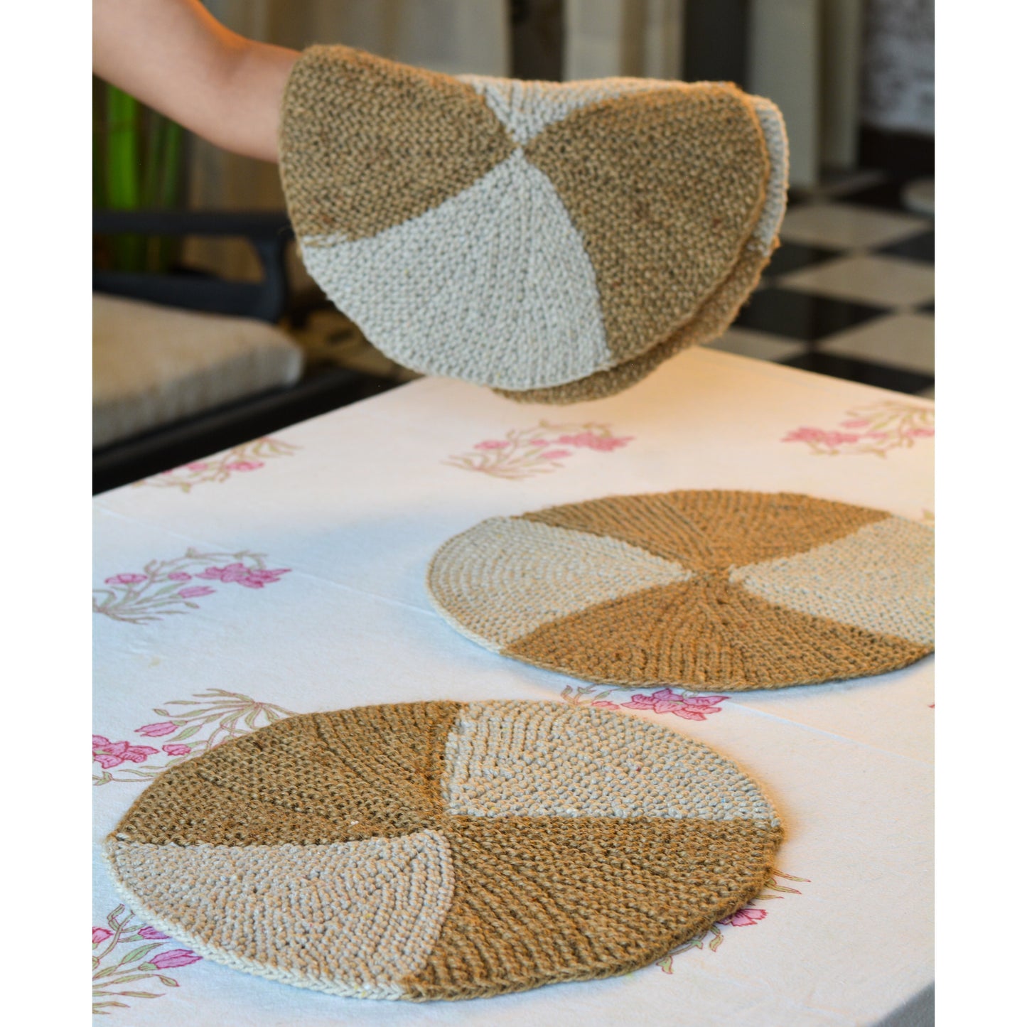 Round Jute-Cotton Thread Placemat ( Large, Pack of 4 )